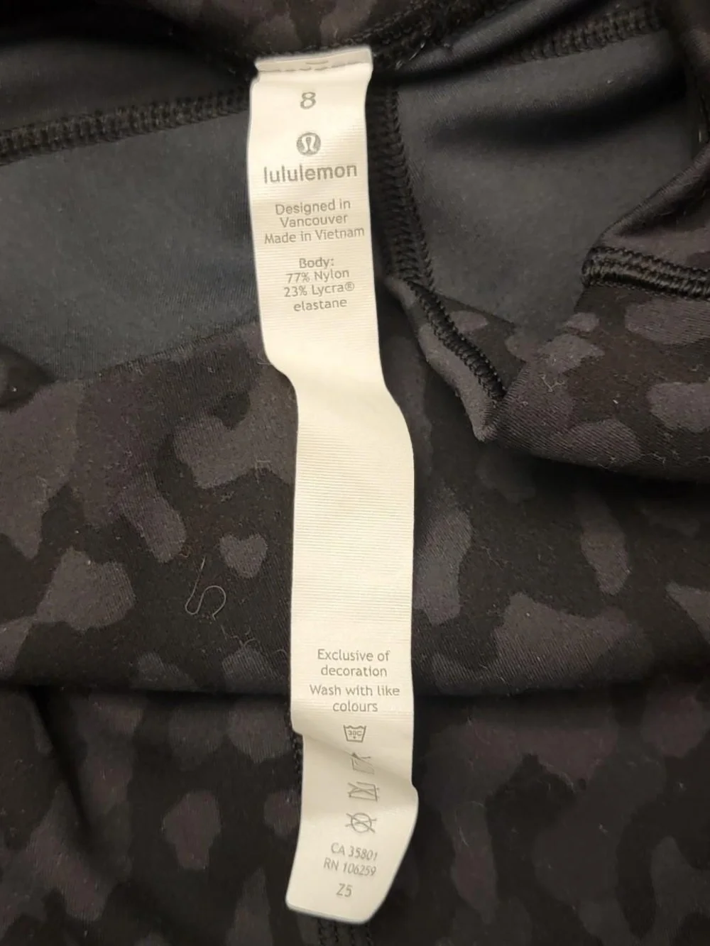 Lululemon Camo Deep Coal Leggings Size 8